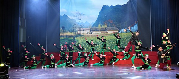 Trên 1.300 thiếu nhi tham dự Liên hoan Múa nghệ thuật và Võ nhạc - ảnh 1