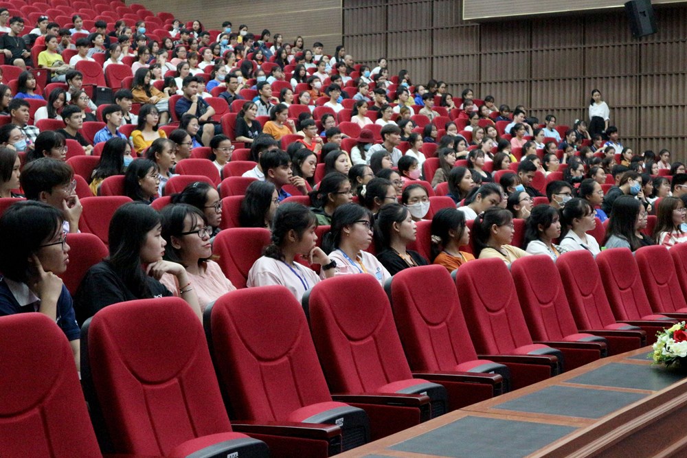 Sôi động ngày hội đón Tân sinh viên tại TP.HCM - ảnh 5
