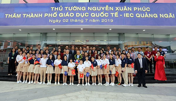 Thủ tướng: "Đào tạo thành công dân toàn cầu nhưng phải lưu giữ văn hóa, lịch sử, con người Việt Nam" - ảnh 3