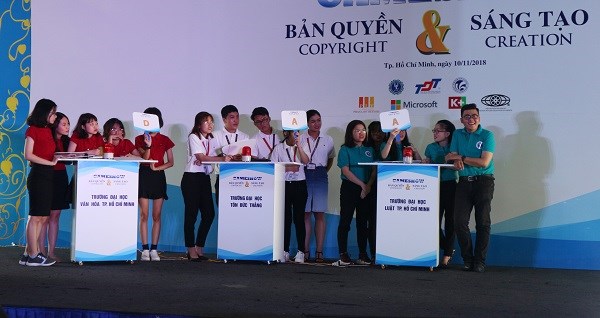 Đội dự thi Trường ĐH Luật TP.HCM giành giải Nhất game show “Bản quyền và sáng tạo” - ảnh 1