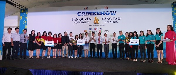 Đội dự thi Trường ĐH Luật TP.HCM giành giải Nhất game show “Bản quyền và sáng tạo” - ảnh 6
