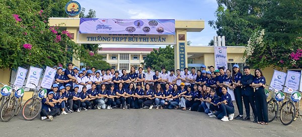 Sinh viên Văn hóa chung tay bảo vệ môi trường biển - ảnh 1