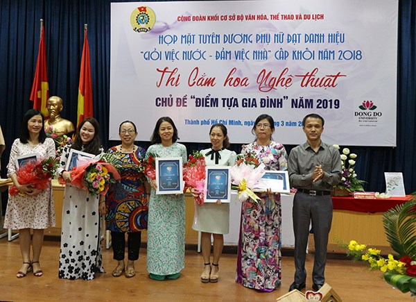 Hội thi cắm hoa nghệ thuật "Điểm tựa gia đình" 2019 - ảnh 1