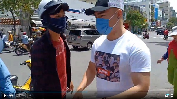 Diễn cảnh bị hành hung khi phát cơm từ thiện để PR, thêm một trò lố khiến dư luận ngán ngẩm - ảnh 3