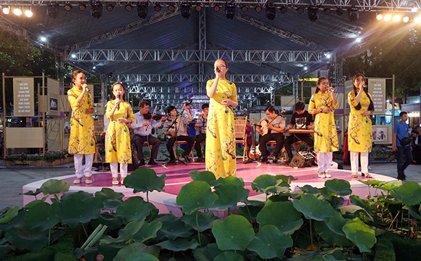 TP.HCM: Khai mạc chuỗi hoạt động “Sài Gòn - TP.HCM, 44 năm tự hào mang tên Bác” - ảnh 4