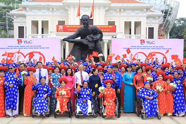 100 đôi thanh niên hạnh phúc trong "Lễ cưới tập thể" ngày Quốc khánh - ảnh 2