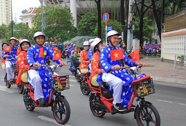 100 đôi thanh niên hạnh phúc trong "Lễ cưới tập thể" ngày Quốc khánh - ảnh 3