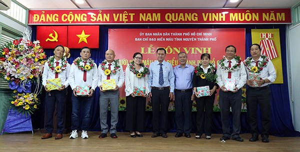 Tôn vinh người hiến máu tiêu biểu 2020 - ảnh 1