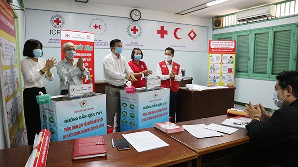 Hướng dẫn rửa tay và đẩy mạnh truyền thông phòng chống Covid-19 - ảnh 1