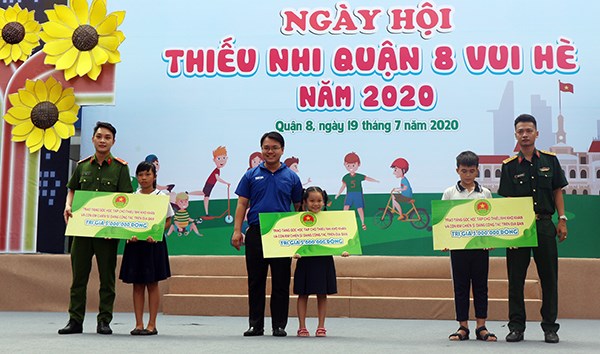 Ngày hoạt động cao điểm “Chiến sĩ tình nguyện vì đàn em thân yêu" - ảnh 1