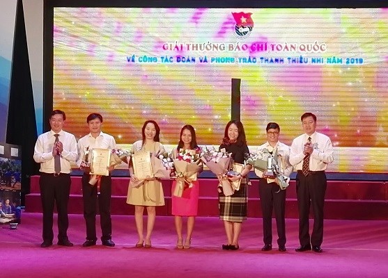 Trao giải thưởng báo chí toàn quốc viết về công tác Đoàn - ảnh 1