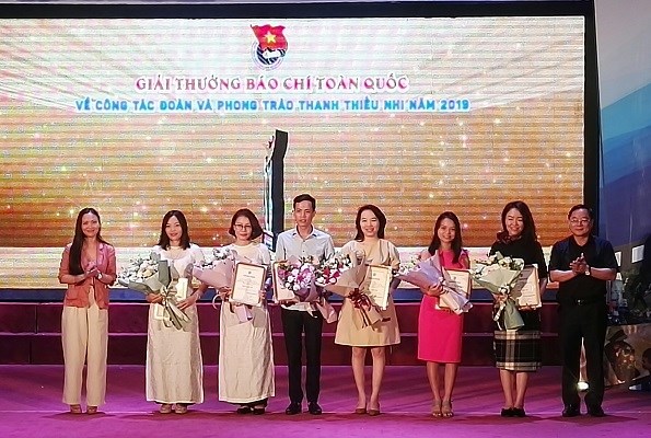 Trao giải thưởng báo chí toàn quốc viết về công tác Đoàn - ảnh 2
