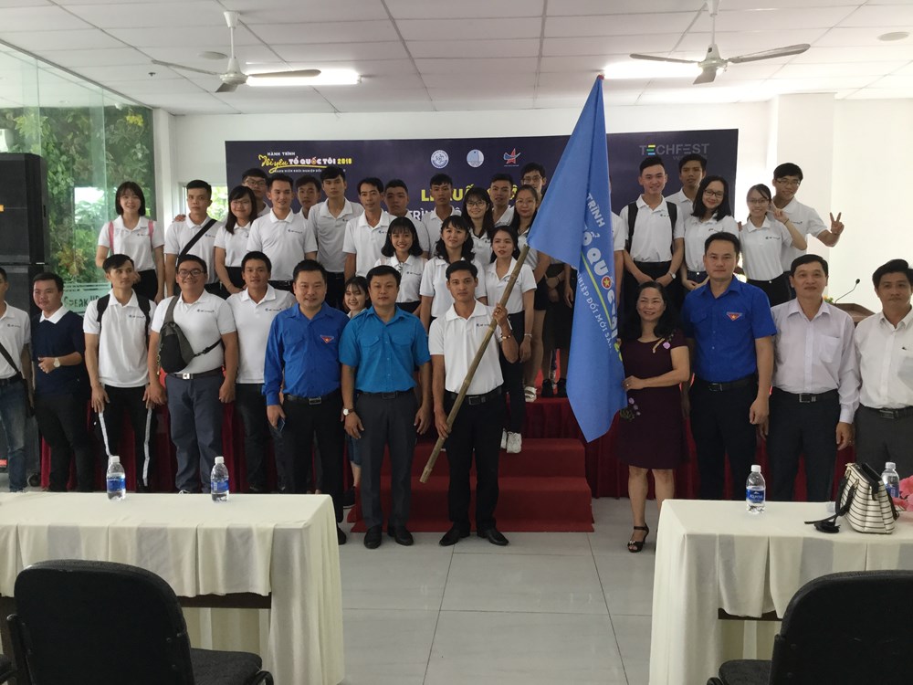 100 thanh niên, sinh viên xuất quân Hành trình “Tôi yêu Tổ quốc tôi” 2018 - ảnh 1