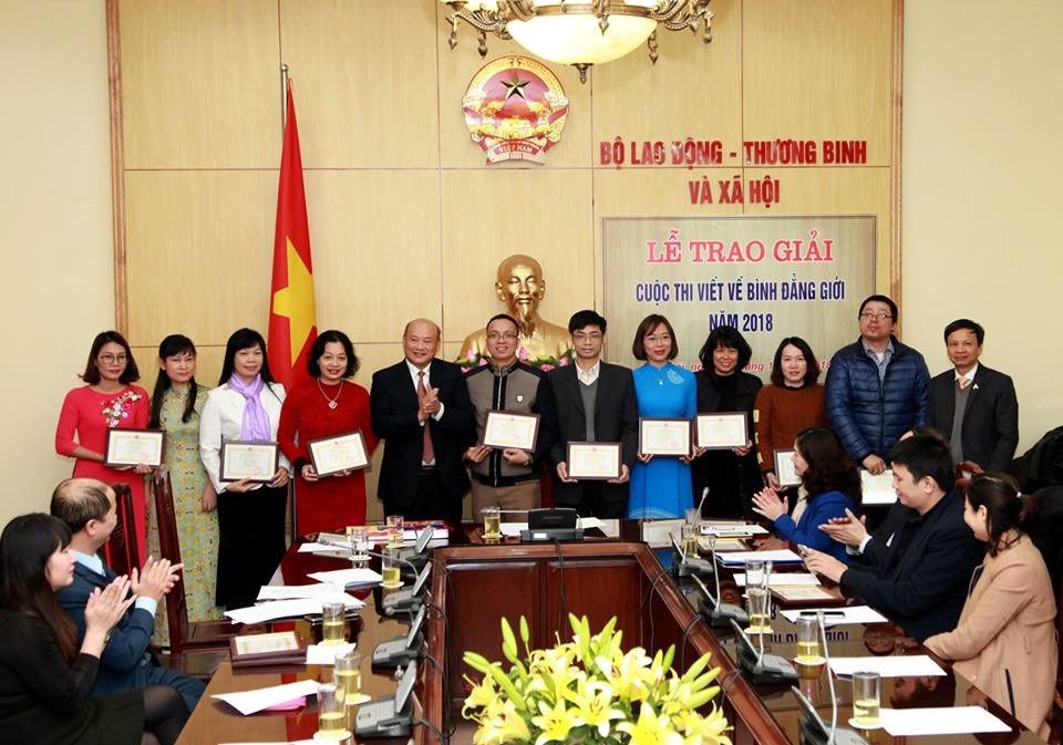 Trao giải cuộc thi viết về bình đẳng giới năm 2018 - ảnh 3