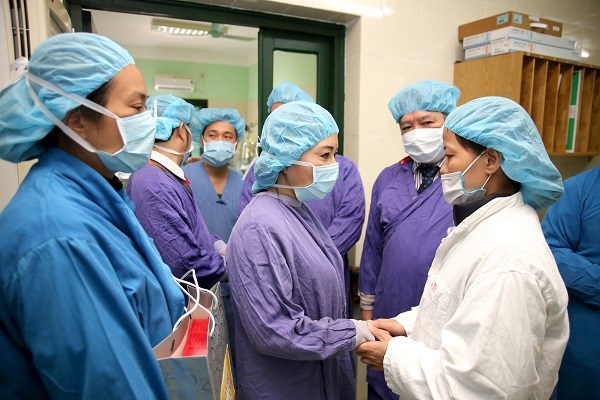 Truy tặng Kỷ niệm chương cho người hiến 7 mô, tạng cứu 6 người bệnh - ảnh 2