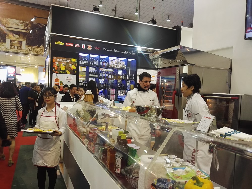 Các đầu bếp tài năng đua tài tại Triển lãm ngành công nghiệp thực phẩm và khách sạn - ảnh 1