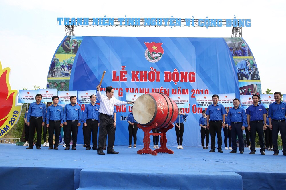 Thanh niên tình nguyện vì cộng đồng - ảnh 1