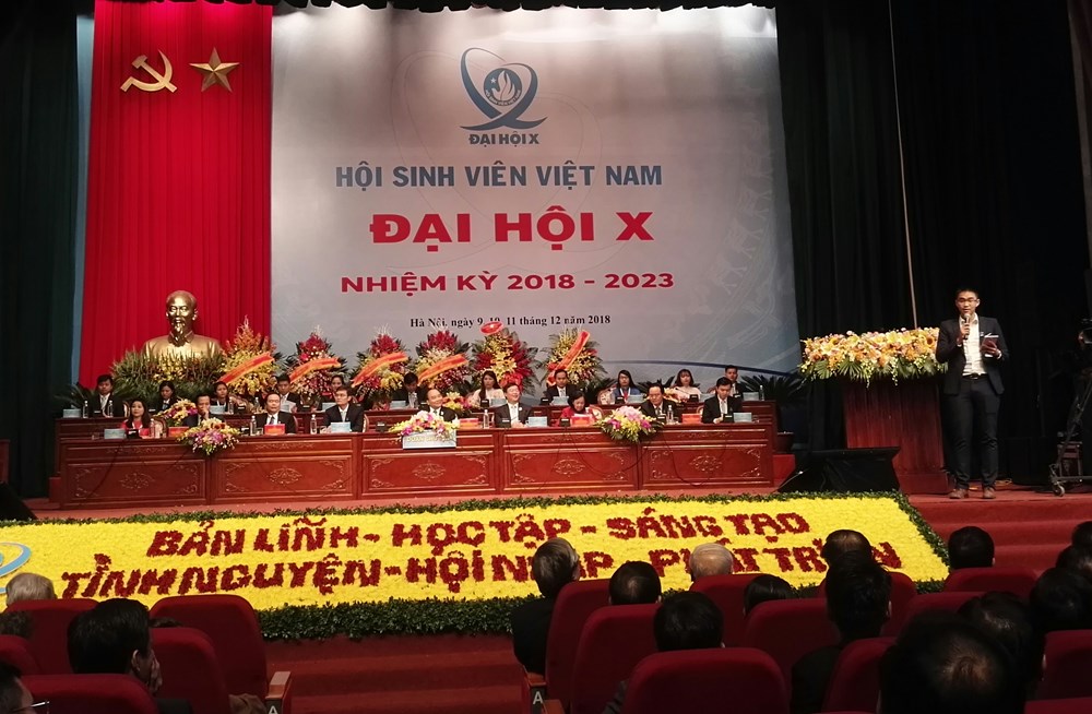 Thủ tướng: Tăng cường giáo dục lý tưởng cách mạng, đạo đức, lối sống, văn hóa cho sinh viên - ảnh 2