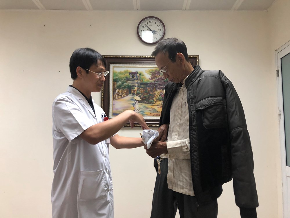 Bác sĩ “thoát hiểm” sau 5 năm mổ ung thư trực tràng - ảnh 1