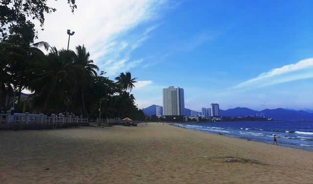 Khánh Hòa:Mở cửa đón khách quốc tế, nhiều điểm du lịch vẫn vắng khách - ảnh 1