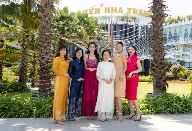 Các hoa hậu, người đẹp ấn tượng với nghề làm gốm Chăm, đan nón ở Nha Trang - ảnh 5