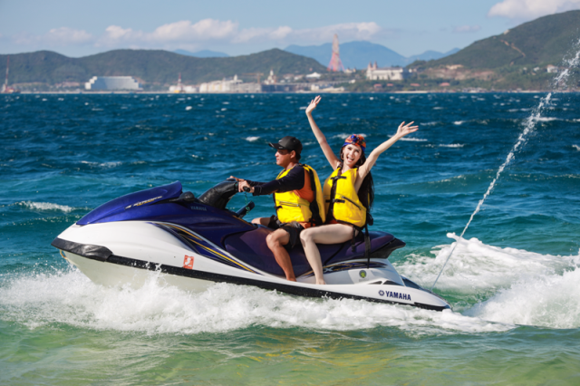 Khánh Hòa: Hoa hậu, người đẹp thích thú chơi golf, tắm biển Nha Trang - ảnh 7