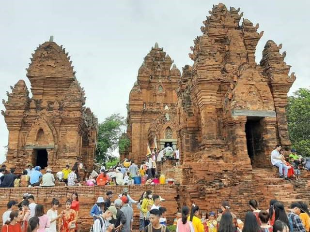 Ninh Thuận: Cần phát huy các thế mạnh, tạo sản phẩm mới để phát triển du lịch - ảnh 1