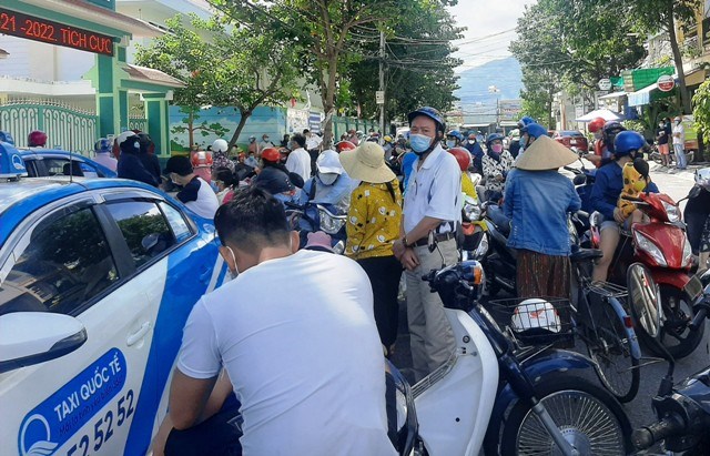 Khánh Hòa: Nhiều ý kiến trái chiều khi cho học sinh tiểu học đến trường - ảnh 1