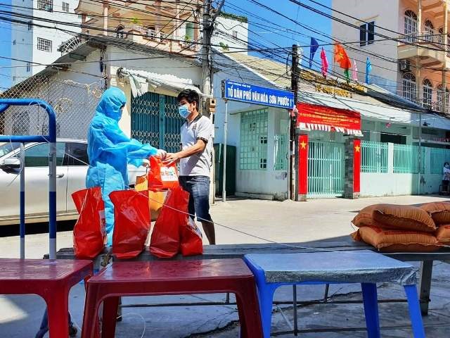 Khánh Hòa: Hỗ trợ nhu yếu phẩm cho người dân, sinh viên sống trong các khu nhà trọ - ảnh 1