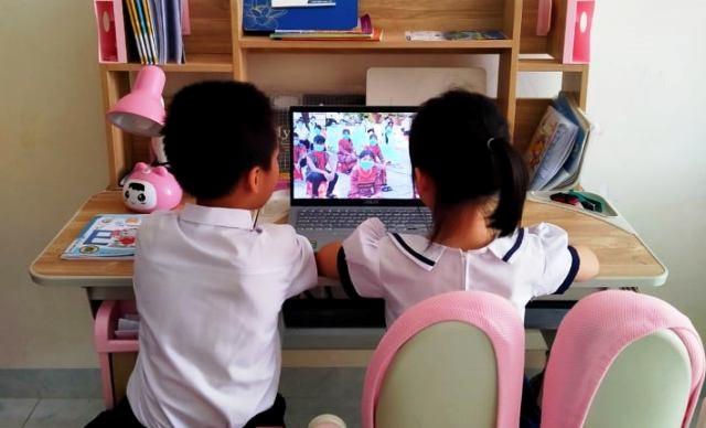 Khánh Hòa: Nhiều khó khăn, thử thách khi học sinh phải học online - ảnh 1