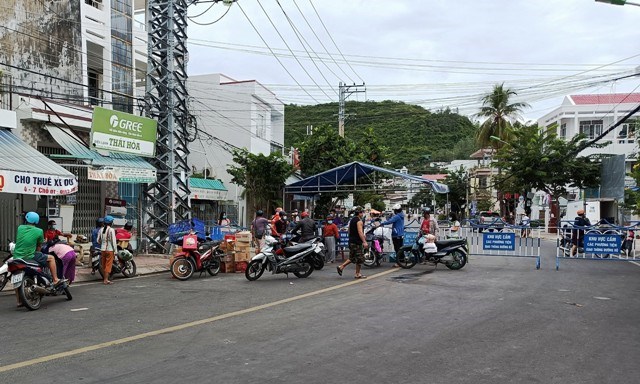 Khánh Hòa: Kiểm soát chặt người về từ vùng nguy cơ cao bởi dịch Covid-19 - ảnh 1
