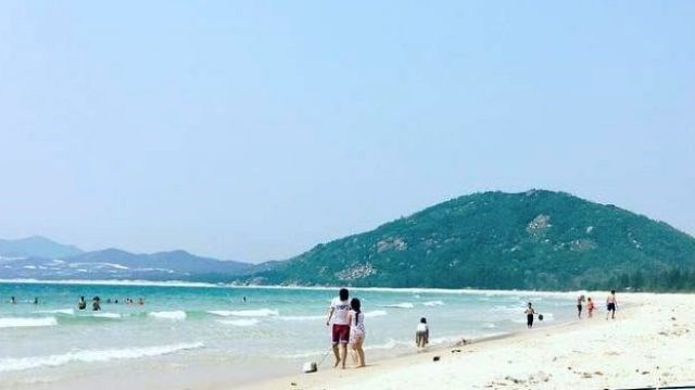 Cho phép người dân TP. Tuy Hòa tắm biển, thể dục thể thao ngoài trời - ảnh 1
