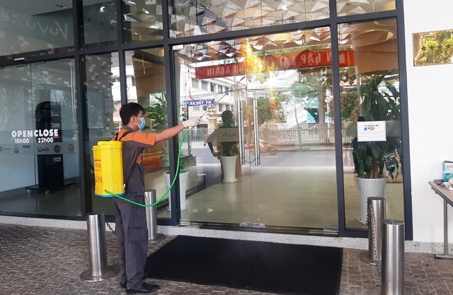 Khánh Hòa:  Phòng, chống dịch tại cơ sở cách ly, lưu trú chờ ngày đón khách - ảnh 1
