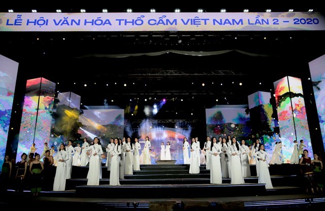 Top 30 thí sinh Miss Tourism Vietnam 2020 duyên dáng trong trang phục áo dài - ảnh 1