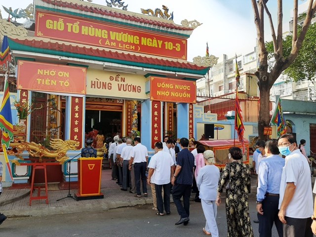 Dâng hương tưởng nhớ các Vua Hùng tại Khánh Hoà - ảnh 1