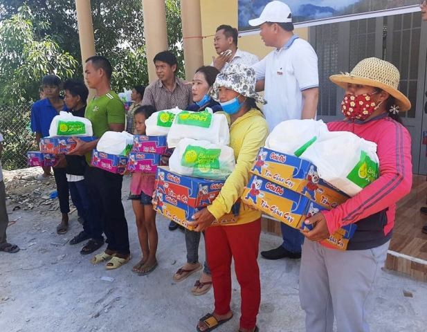 Khánh Hòa: Tặng 100 phần quà cho các gia đình nghèo đồng bào Raglai - ảnh 1