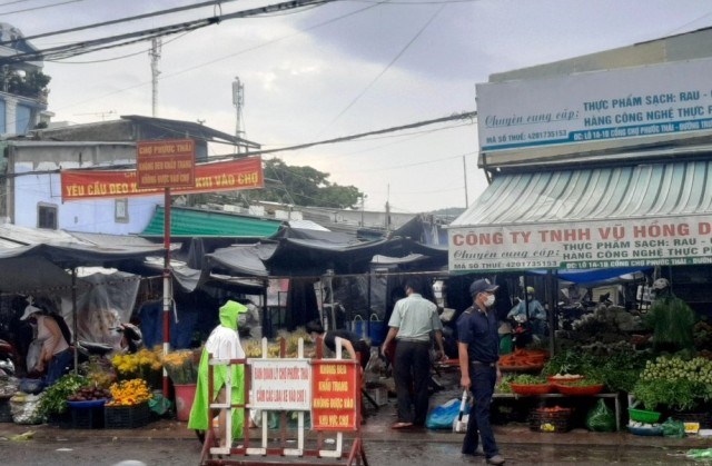 Khánh Hòa: Cân nhắc dừng hoạt động một số chợ tại các địa phương có ca F0 - ảnh 1