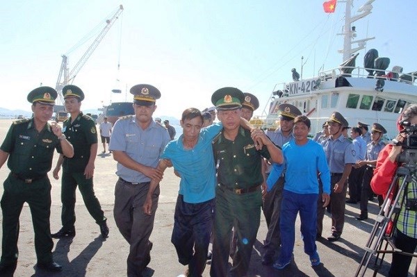 Đưa 41 ngư dân gặp nạn ở Trường Sa vào bờ an toàn - ảnh 1