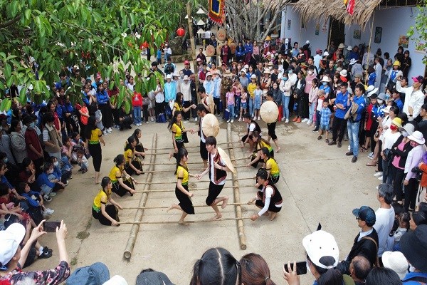 Dâng hương tưởng niệm các Vua Hùng tại Lâm Đồng - ảnh 2