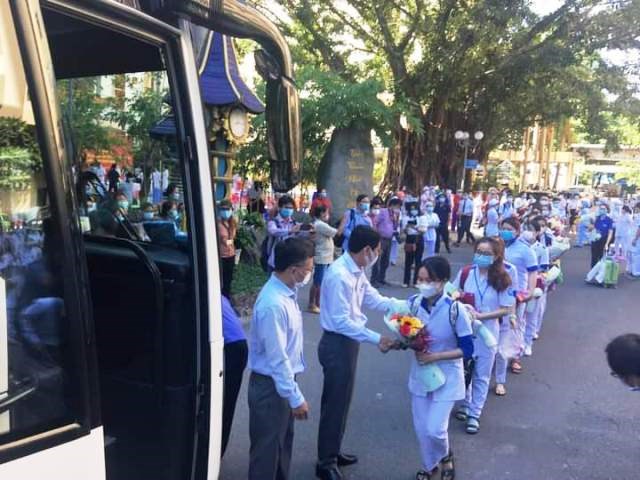 Cán bộ y tế Khánh Hoà hỗ trợ Phú Yên phòng, chống dịch Covid-19 - ảnh 2