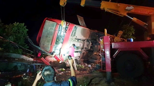 Đắk Lắk: Lật xe khách 1 người chết, 10 người bị thương - ảnh 2
