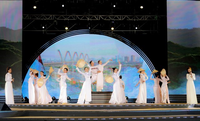 Top 30 thí sinh Miss Tourism Vietnam 2020 duyên dáng trong trang phục áo dài - ảnh 3