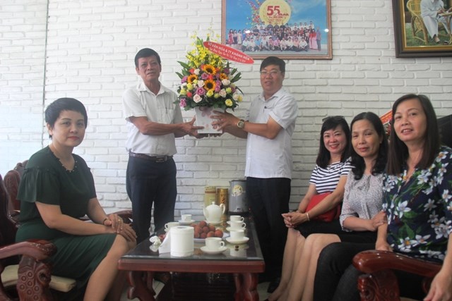Ban tuyên giáo Tỉnh ủy thăm Văn phòng Đại diện Báo Văn Hóa nhân dịp 21.6 - ảnh 3