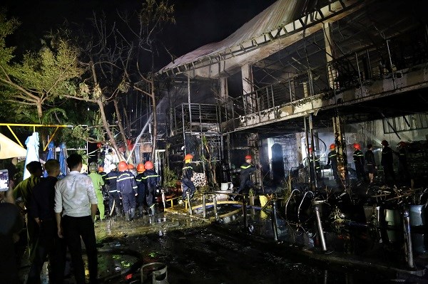Đăk Lăk:  Bà hỏa thiêu rụi quán Bar trong đêm - ảnh 2