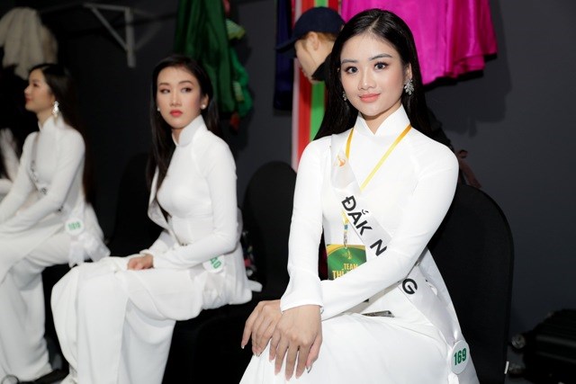 Top 30 thí sinh Miss Tourism Vietnam 2020 duyên dáng trong trang phục áo dài - ảnh 5