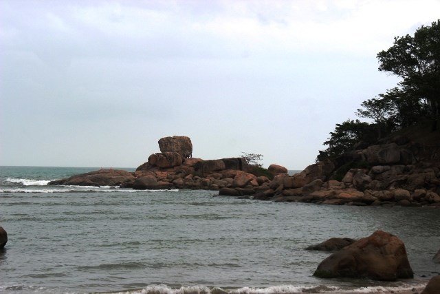 Khánh Hòa: Tháp Bà Ponagar và danh thắng quốc gia Hòn Chồng đón khách trở lại - ảnh 2