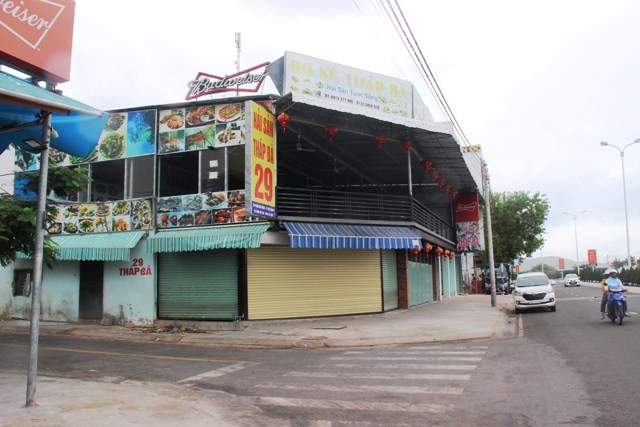 Khánh Hòa: Tạm dừng hoạt động tắm biển, văn hóa, văn nghệ…phòng chống Covid-19 - ảnh 1