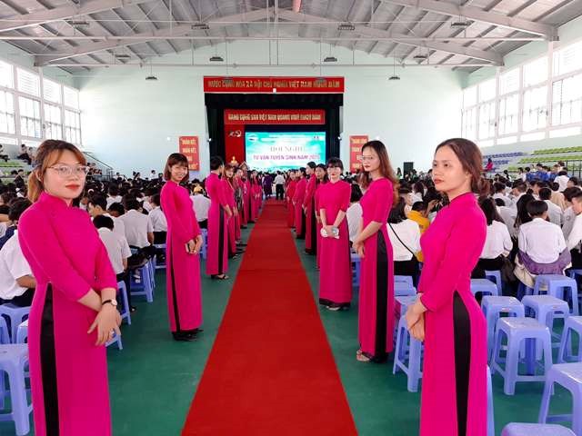 Khánh Hòa: Hàng nghìn học sinh được tư vấn về nghề Du lịch - ảnh 2