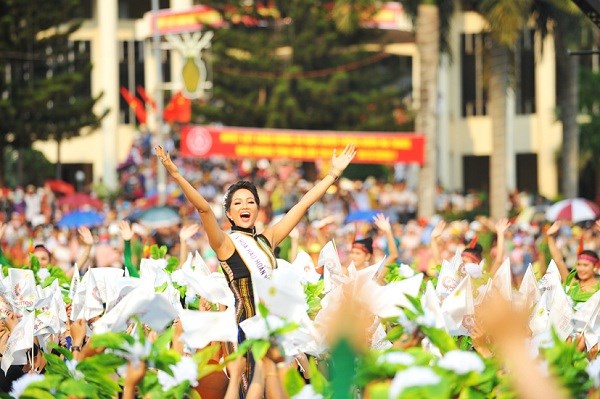 Sôi động Lễ hội đường phố Buôn Ma Thuột - ảnh 1