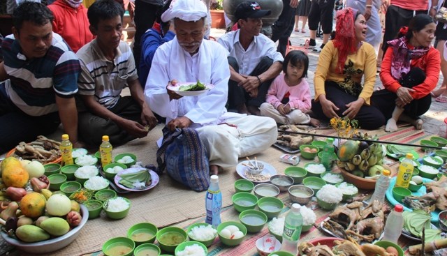 Khánh Hòa: Lễ hội Tháp Bà Ponagar thu hút trên 100.000 lượt du khách - ảnh 3